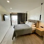 Villa Luxury With Pool And Jacuzzi *