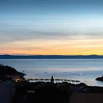 Luxury With Pool And Jacuzzi *