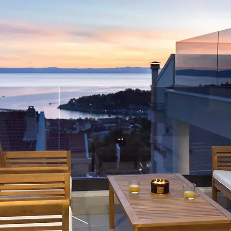 Luxury With Pool And Jacuzzi * マカルスカ