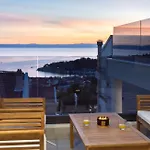 Luxury With Pool And Jacuzzi * Макарська