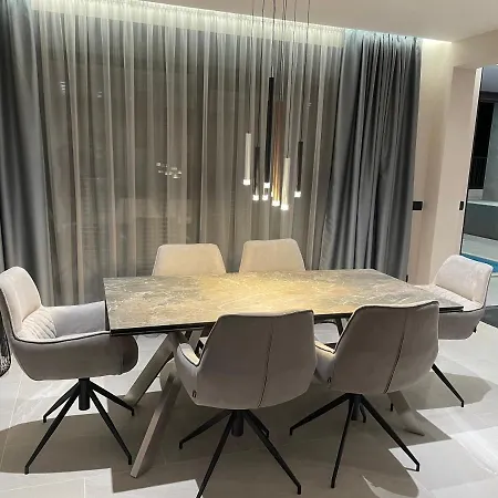 Vila Luxury With Pool And Jacuzzi Makarska