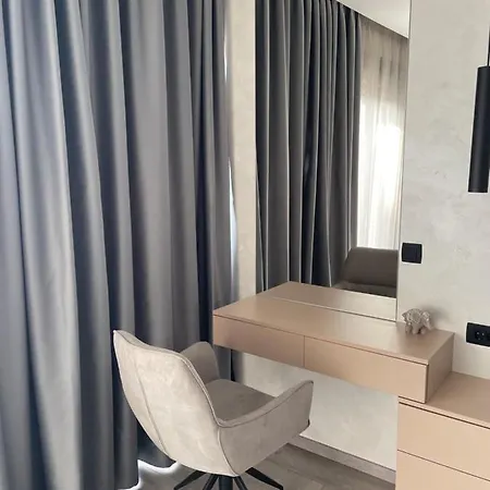 Luxury With Pool And Jacuzzi