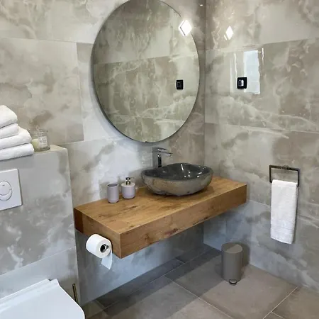 Luxury With Pool And Jacuzzi Villa Makarska