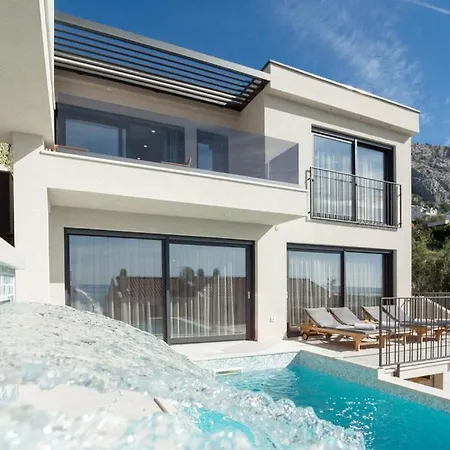 Villa Luxury With Pool And Jacuzzi *