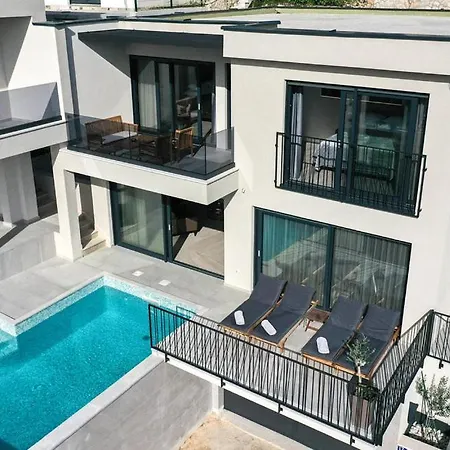 Luxury With Pool And Jacuzzi * Makarska