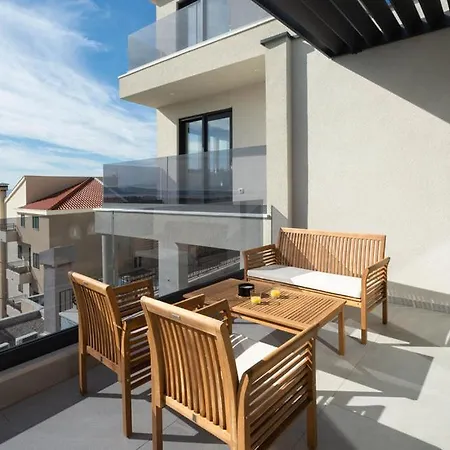 Luxury With Pool And Jacuzzi * Makarska