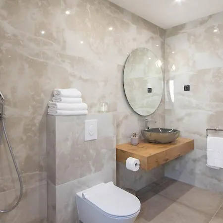 Vila Luxury With Pool And Jacuzzi Makarska