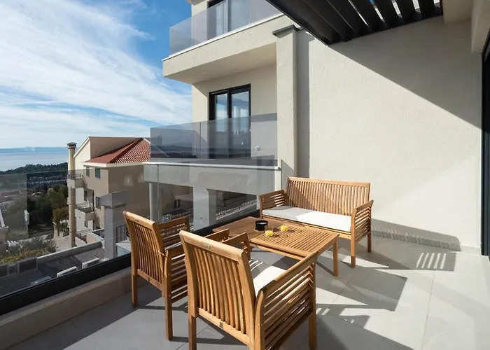 Luxury With Pool And Jacuzzi * Makarska