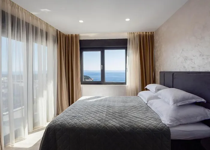 Luxury With Pool And Jacuzzi * Makarska