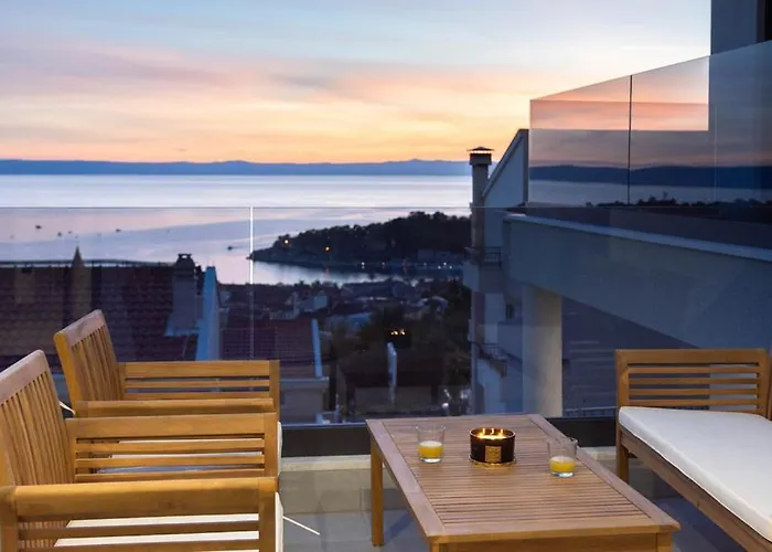 Luxury With Pool And Jacuzzi * Makarska