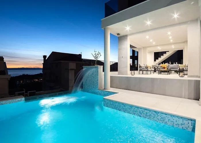 Luxury With Pool And Jacuzzi Makarska