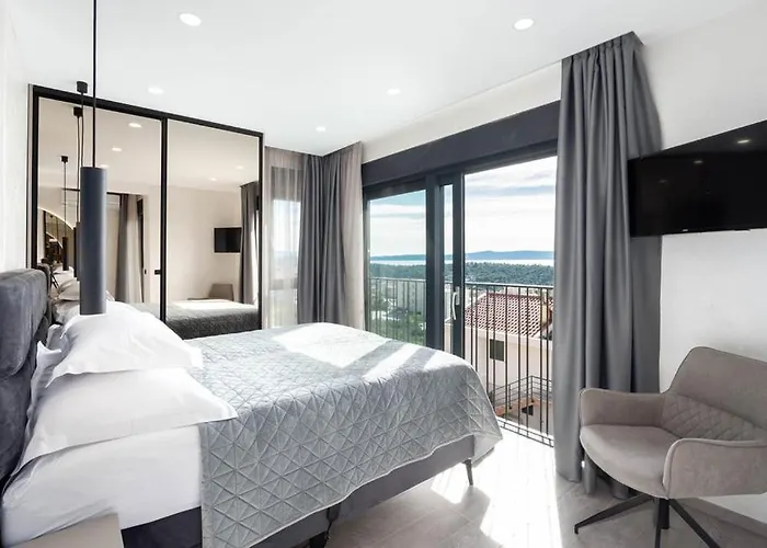 Villa Luxury With Pool And Jacuzzi