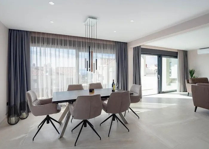 Luxury With Pool And Jacuzzi Villa